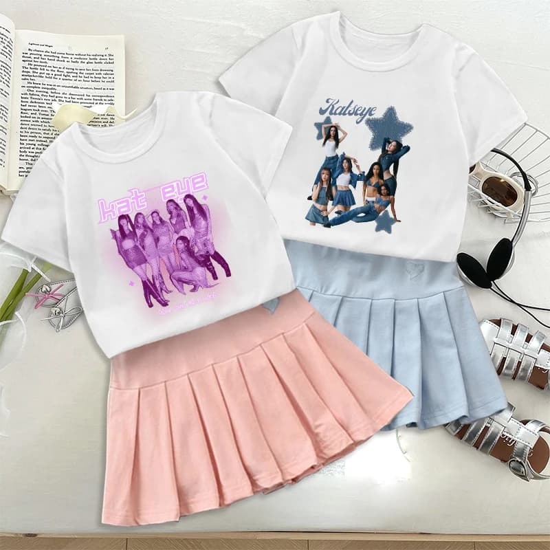Moda K POP K-KATSEYE T-shirt Gonna a pieghe Set Moda Amore Ricamato Rosa Blu Abito Carino Manica corta Hip Hop Ragazze Regali