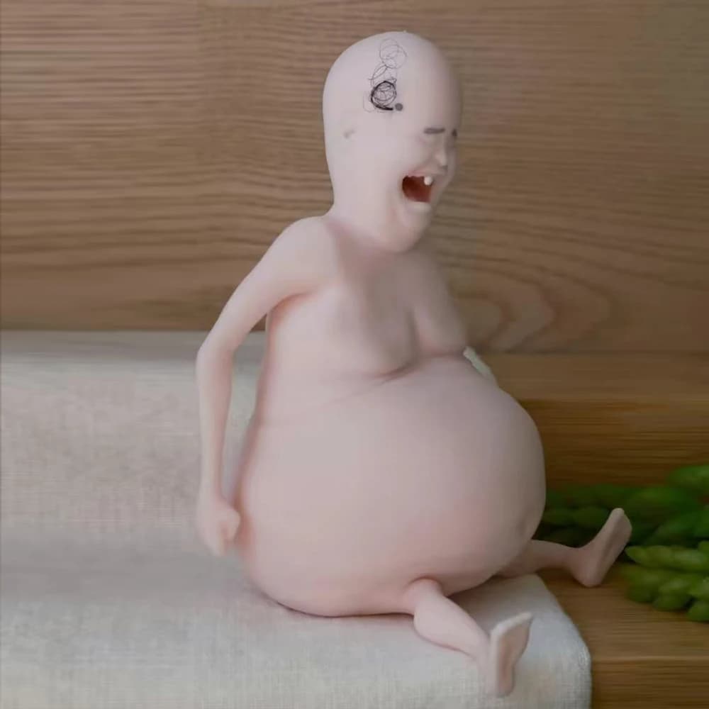 Bambola Rene Themugly - Giocattolo Divertente Morbido e Deformabile per Alleviare lo Stress! Perfetto per bambini e adulti per sorrisi istantanei. Mentre Sup