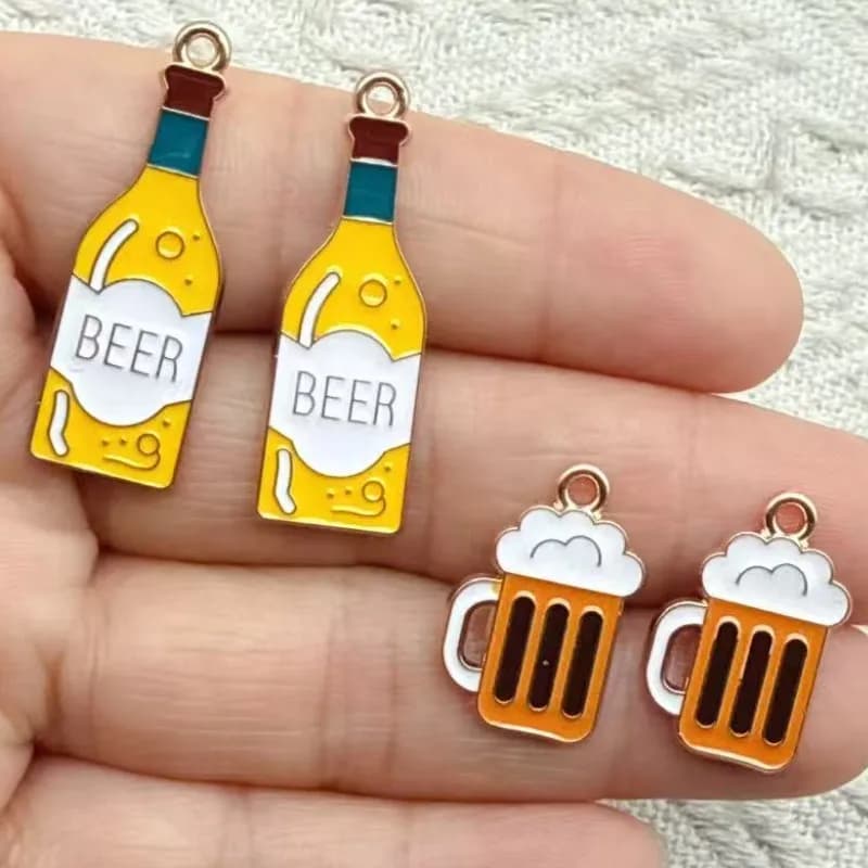 10 Pezzi Ciondoli Smaltati a Forma di Boccale da Birra e Bottiglia per Creazione Gioielli, Ciondoli Pendenti, Collane, Orecchini, Accessori per Gioielli Fatti a Mano