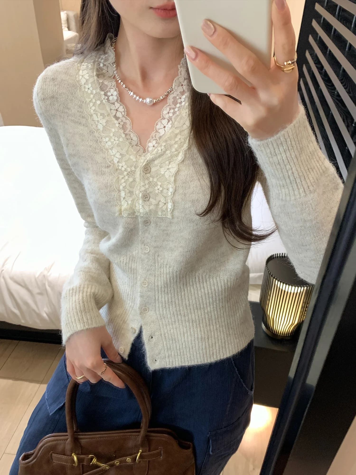Unique Beautiful High-Contrast Miu Lace Trim V-Neck Sweater Cardigan Women's New Knitted Short Top Korean Style Soft Polyester
