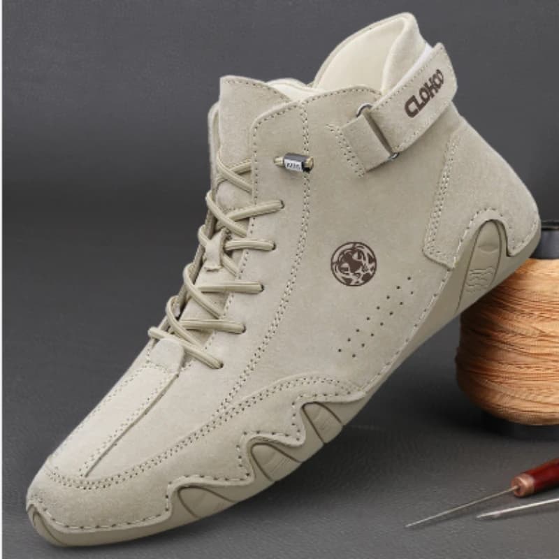 Hand sewn leather men's boots, soft casual leather shoes, men's outdoor design, sports shoes, men's shoes