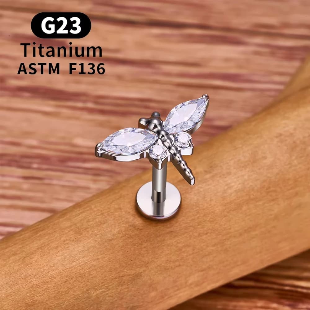 G23 Titanio Libellula Orecchino Della Vite Prigioniera per Le Donne 16G CZ Filettatura Interna Labret Labbro Dell'orecchio Cartilagine Trago Daith Penetrante Gioielli Per Il Corpo