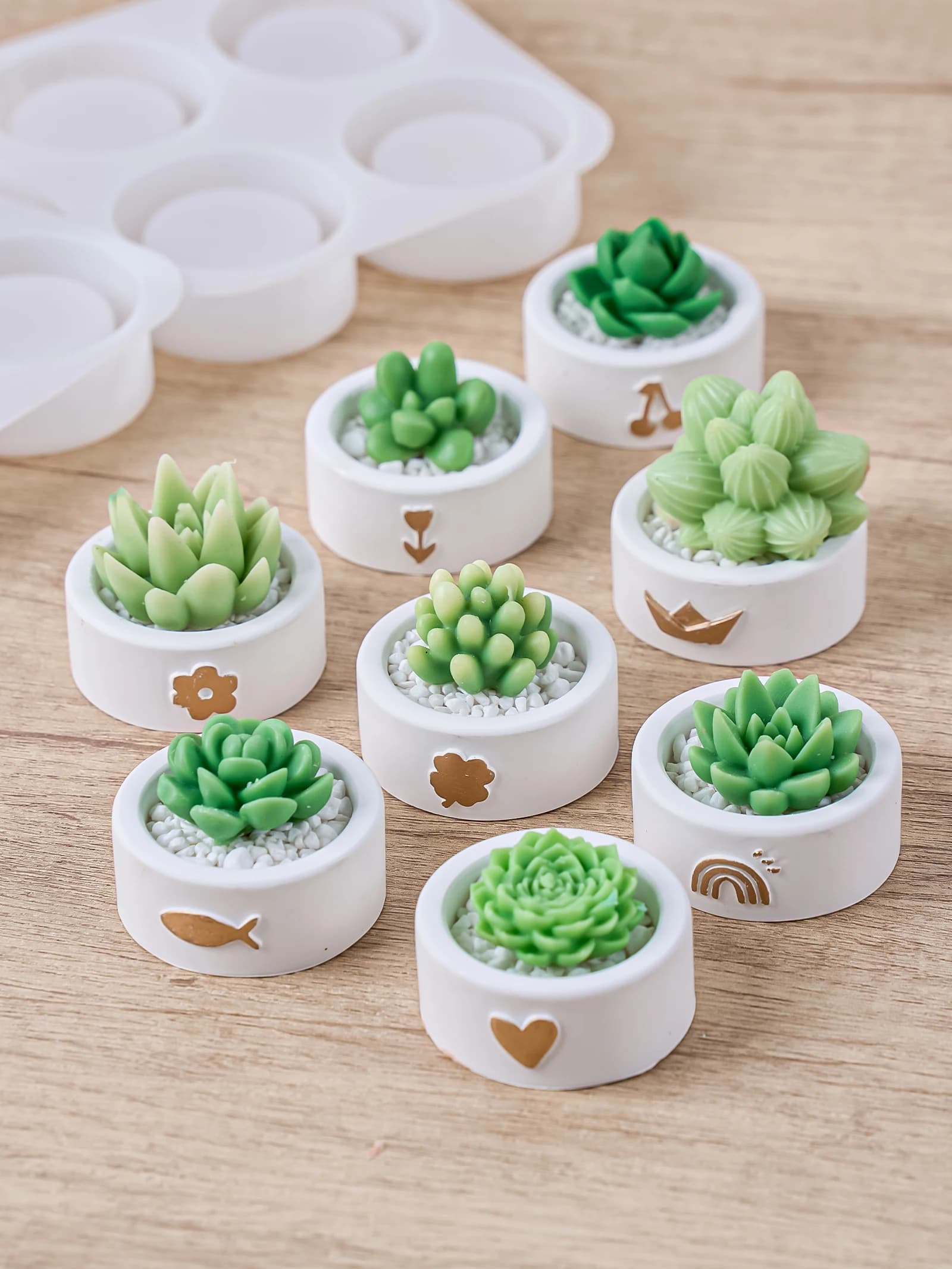 Round Candle Holder Silicone Stamp Cement Flower Concrete Flower Love Pattern Flower Jar Clay Box Wax Box Tool for Home Decorations