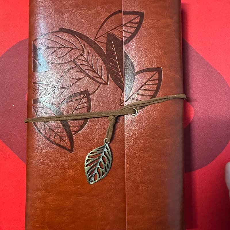 A5 16.5x22cm Retro Leaf Embossed PU Leather Loose Leaf Notebook Aesthetic Travel Journal Vintage Diary With Metal Leaf Pendant