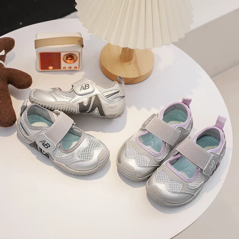 Sandali sportivi per bambini, nuove sneakers estive in rete traspirante e leggere per ragazzi e ragazze, scarpe casual da passeggio per esterni
