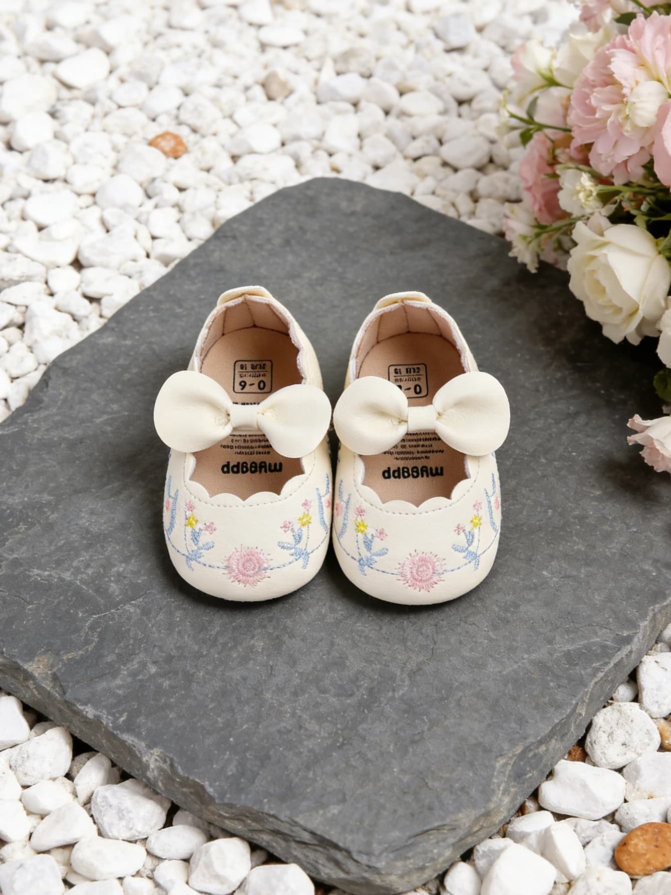 Sandali estivi da bambina con fiocco ricamato, suola morbida, scarpe basse da cerimonia, scarpe primi passi per neonata.