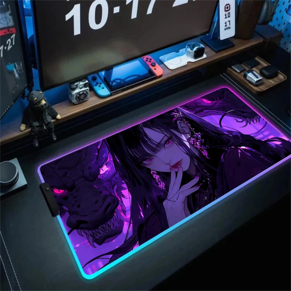 Anime Girl Mousepad Tappetino per mouse da gioco Gamer RGB Computer Mousepad Tastiera Tappetino da scrivania Tappetini Mause viola Tappetino da scrivania a LED con retroilluminazione
