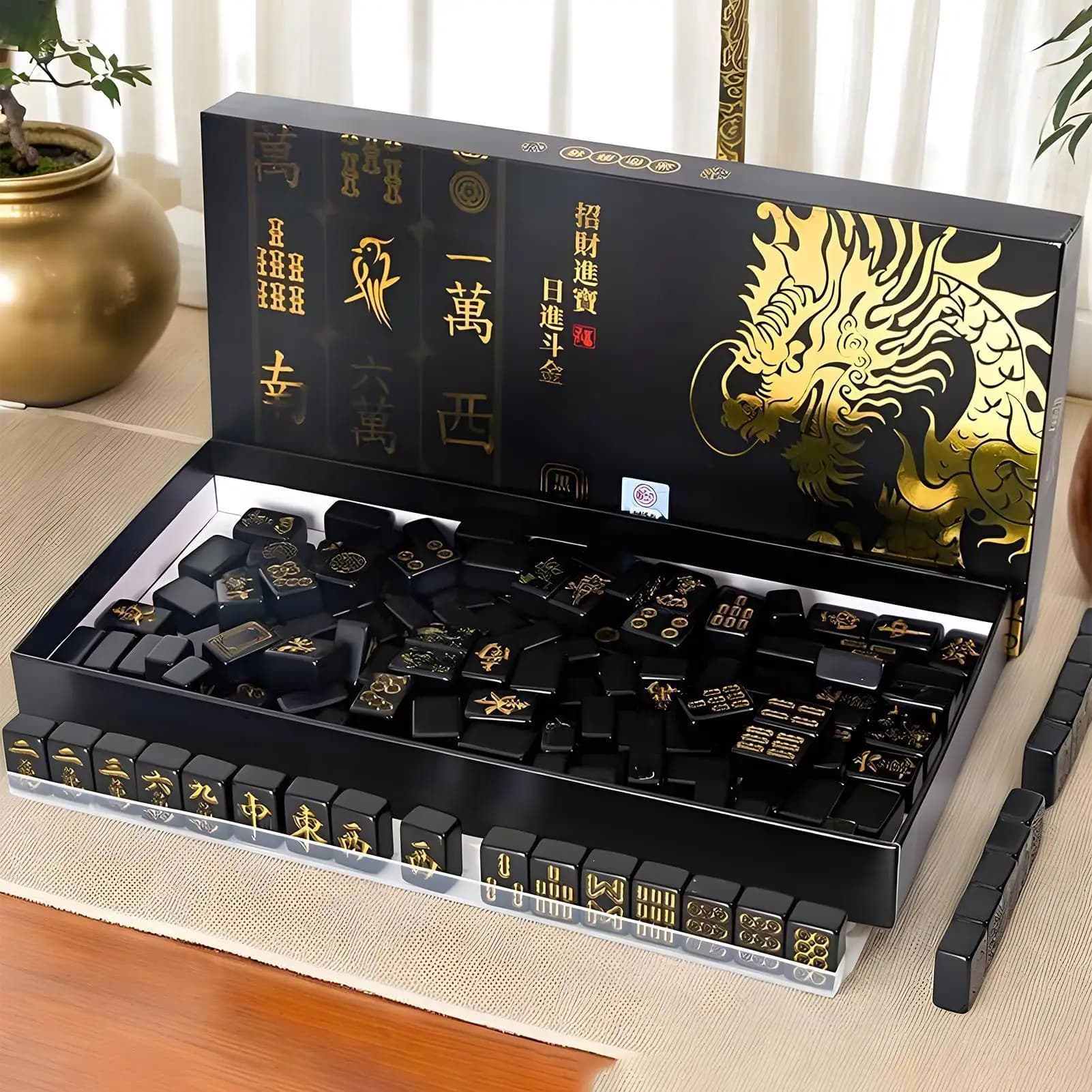 Set Mahjong Portatile da 144 Pezzi Completo di 2 Dadi e 4 Supporti, Gioco Classico con Tessere per Casa, Viaggi, Feste, Serate e Regali di Natale