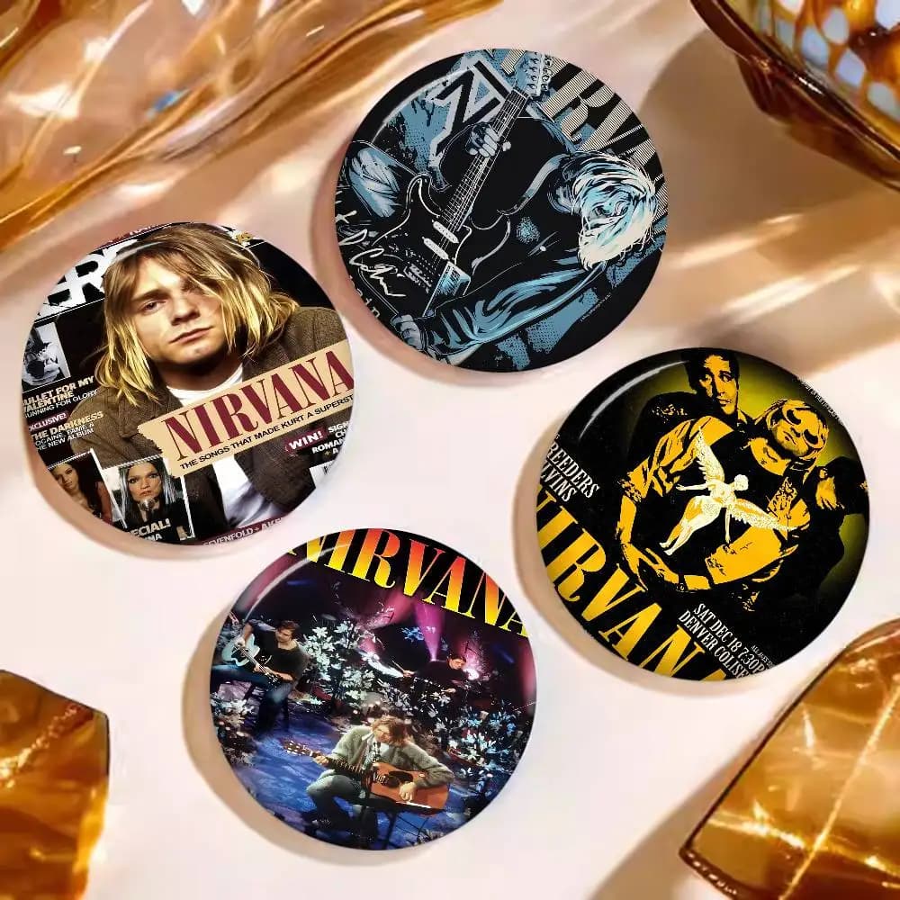 Spilla da bavero con motivo Nirvana Band Magazine, stile anime classico e cartone animato, graziosa, per giacche e jeans, accessorio regalo