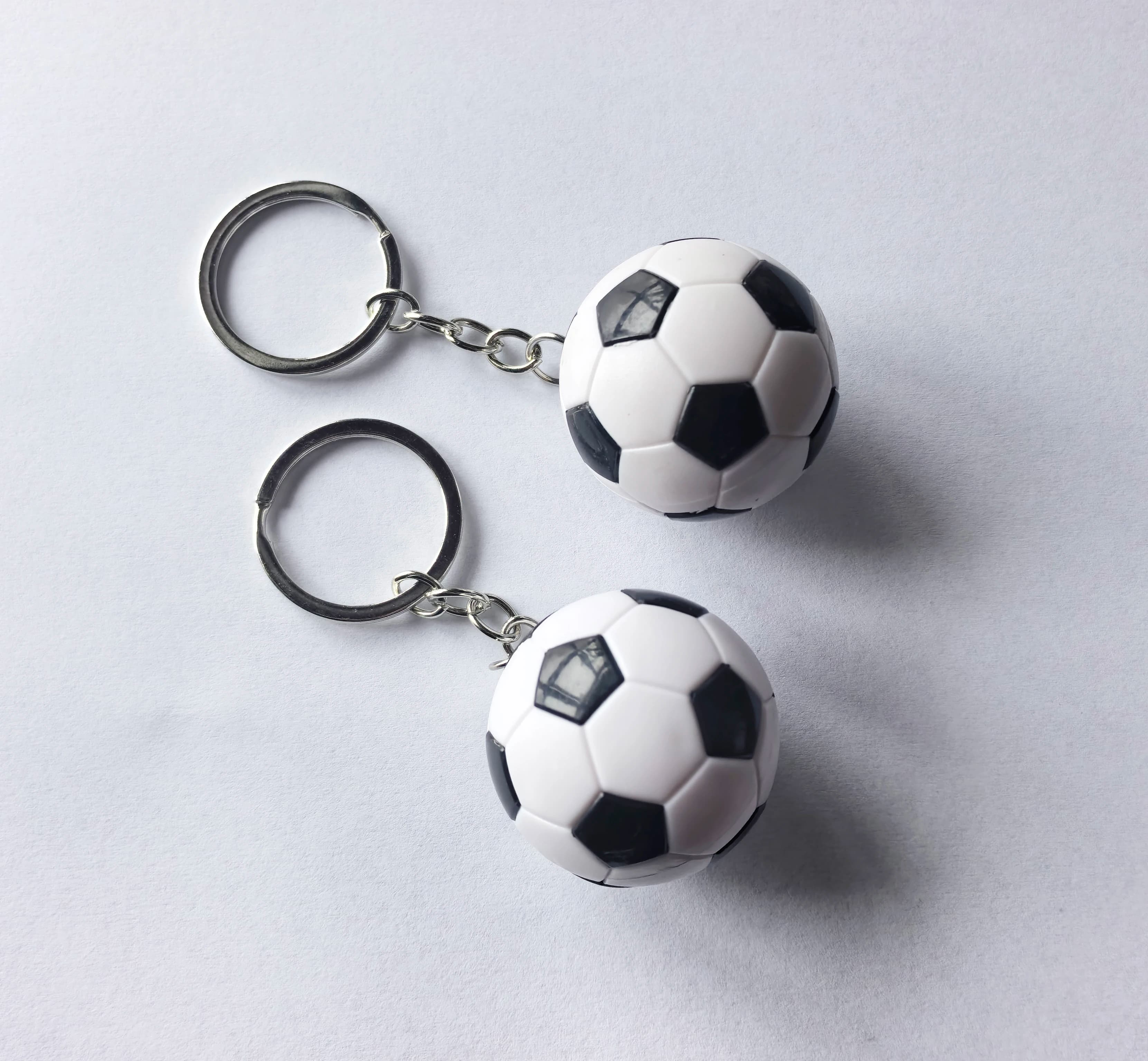 Portachiavi Mini Pallone da Calcio 3D in Acrilico, Ciondolo per Borsa e Zaino per Tifosi, Accessorio per Chiavi Auto, Regalo per Appassionati di Calcio 2026