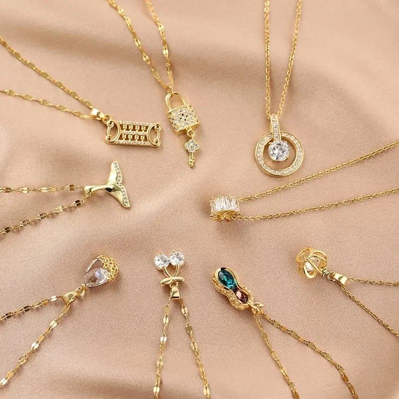 Chiave a coda di pesce in acciaio inossidabile con diamanti, collana Douyin, corona di zirconi a forma di arachide, catena a collare con ciliegie