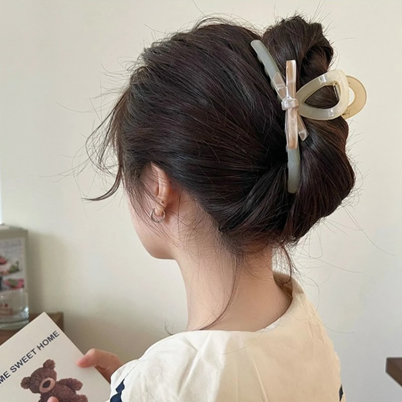 Bowknot Pearl Hair Claw Clip for Women and Girls Strong Hold Non Slip Barrette for Thick Thin Long Short Curly Hair Daily Wear