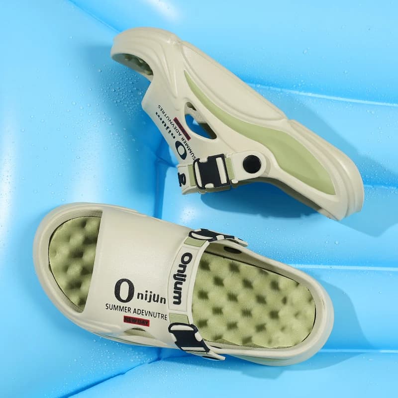 2025 New Men's Massage Slippers Indoor Outdoor Sandals Beach Comfortable Soft Slides Clogs Casual Shoes Men Women Home Slippers