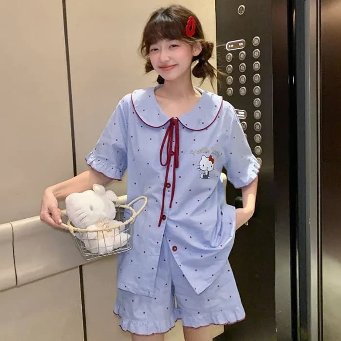 Nuovo Pigiama Estivo Sanrio Hello Kitty per Donna, Abbigliamento da Notte Kawaii con Colletto a Bambola, Maniche Corte e Pantaloncini, Vestiti per Casa e Studenti
