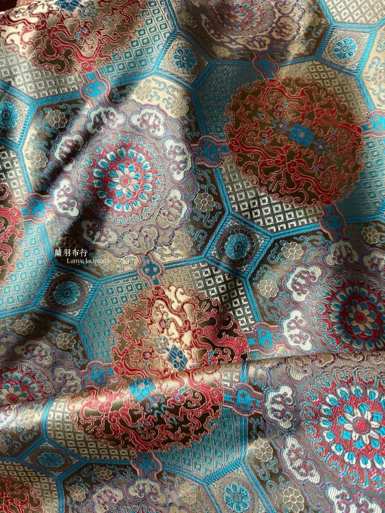 Tessuto jacquard in raso giallo per gilet giacca Tessuti di design di abbigliamento di moda Cucito fai-da-te Design di stoffa per la casa al metro