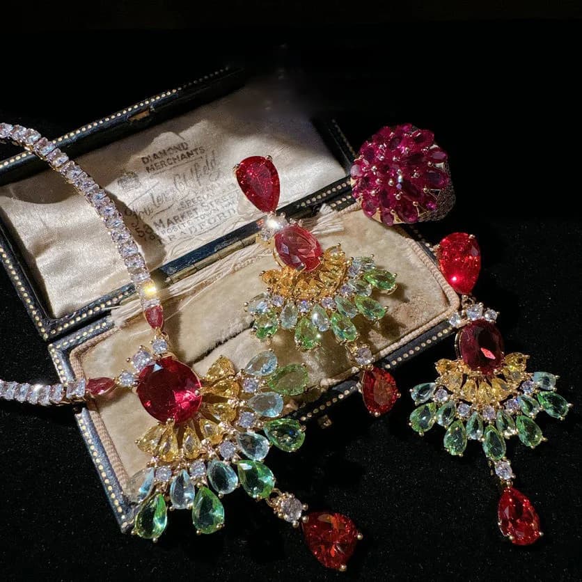 Collana da donna Rainbow phoenix stone con orecchini in zircone con piume di pietre preziose color oro 18 carati