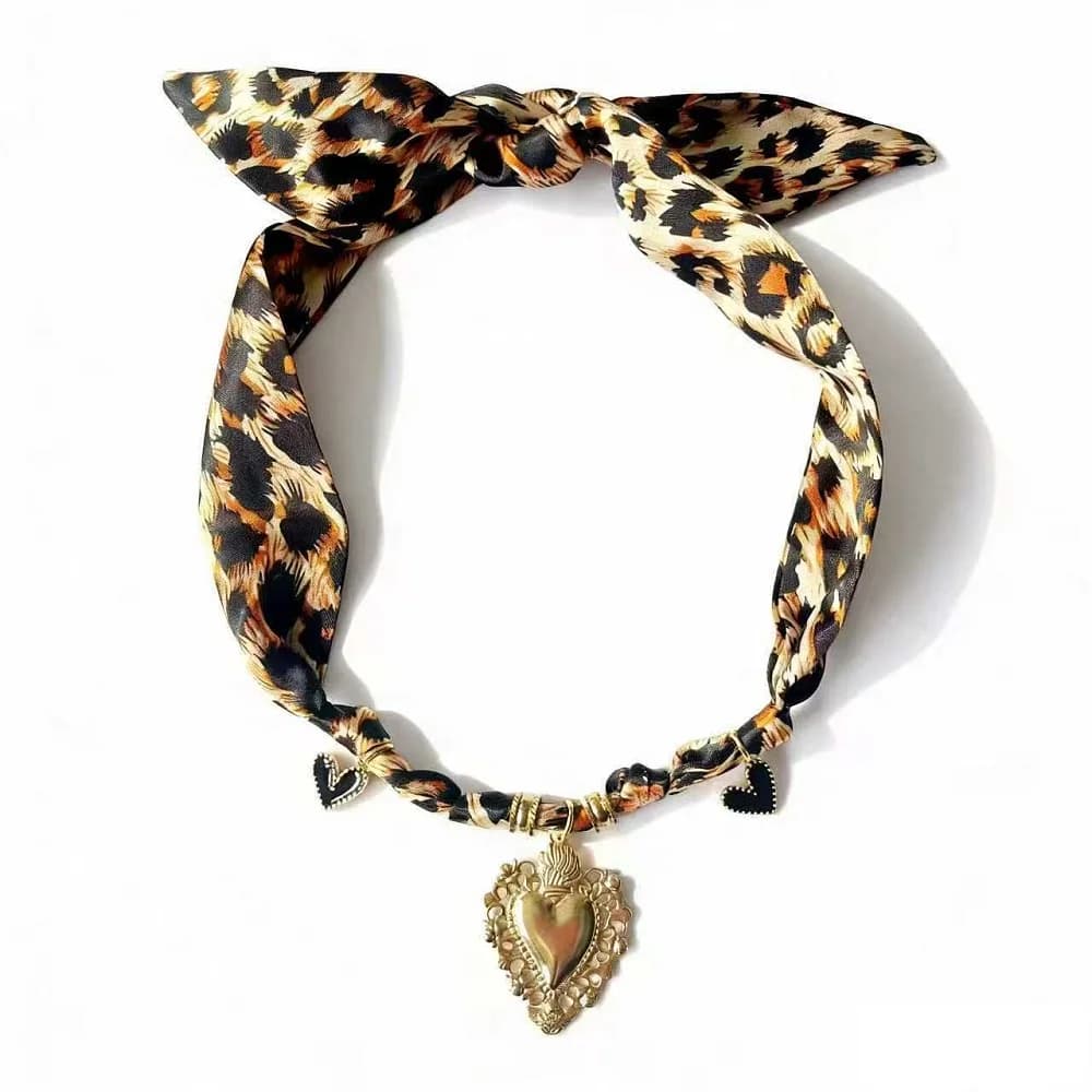 Women’s Fashion Scarf Necklace with Large Stainless Steel Heart Pendant Leopard Printing Bandana Necklace