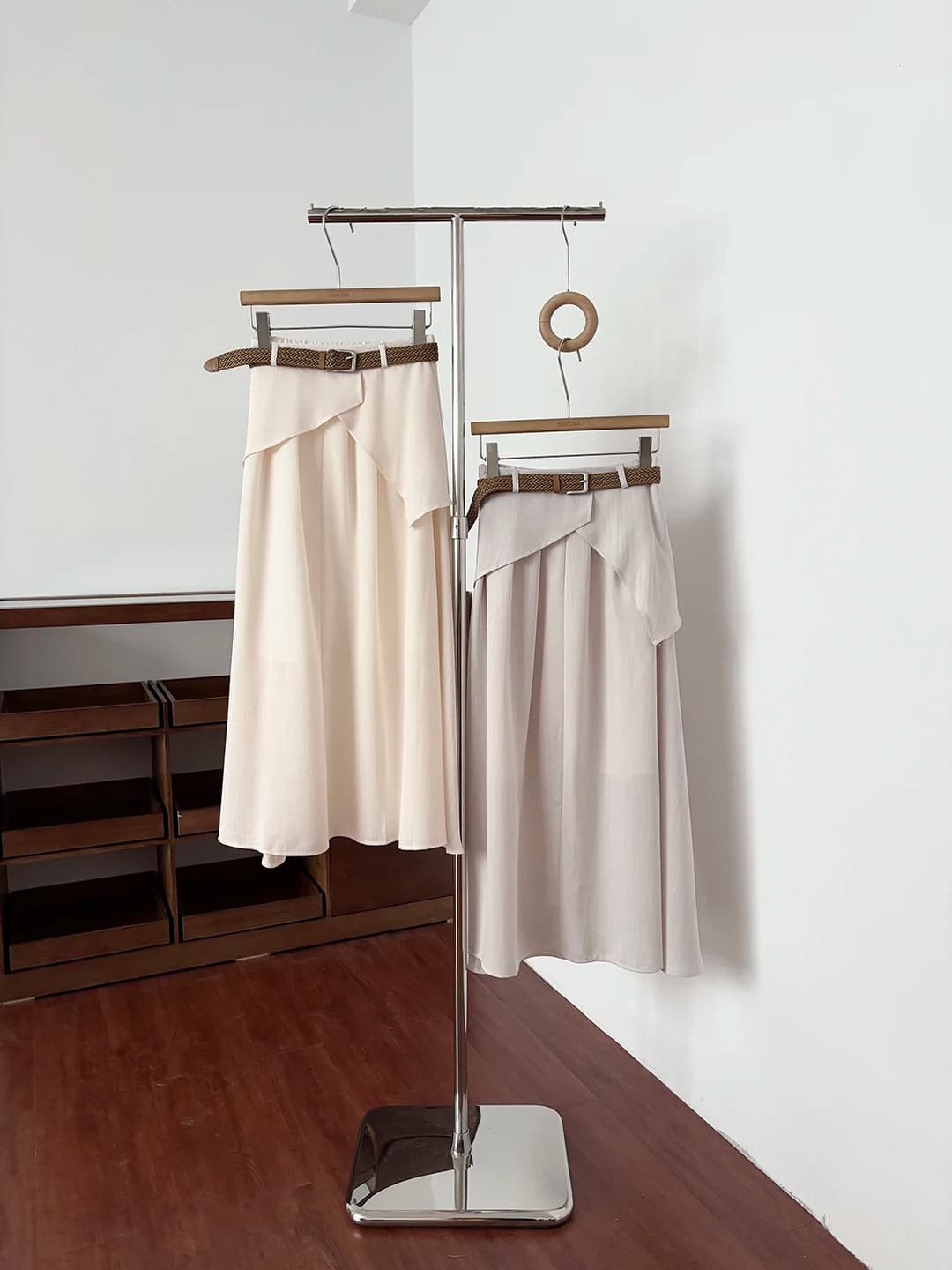 Slim Fit Casual Korean Style High Waist Midi Skirt for Women Spring Summer New Fashion Polyester Fiber A-Line Skirt