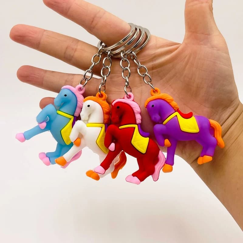2026 Pony di Capodanno in gomma morbida PVC portachiavi zaino ciondolo borsa da scuola per auto per donna uomo accessori regalo gioielli
