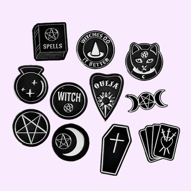 Accessori per feste di Halloween Punk Dark Black Ouija Moon Dagger Heart Ball Crystal charms Witches Coffin smalto spilla distintivo
