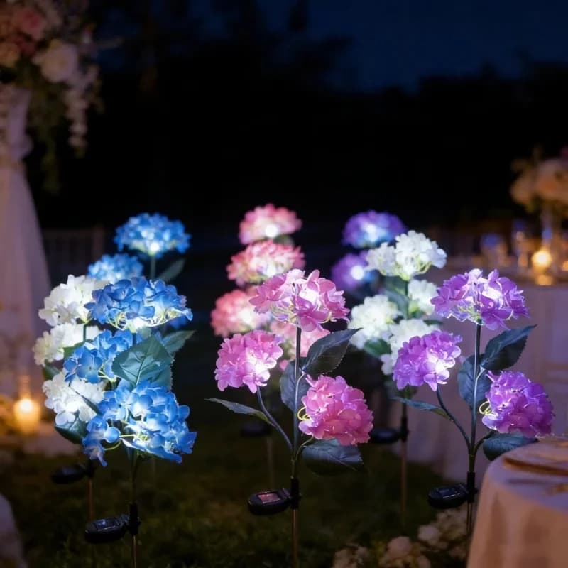 Lampada Solare da Esterno a 3 Teste a Forma di Ortensia, Luci a Picchetto a LED a Simulazione Floreale, Impermeabili per Prato, Matrimoni, Giardino e Feste