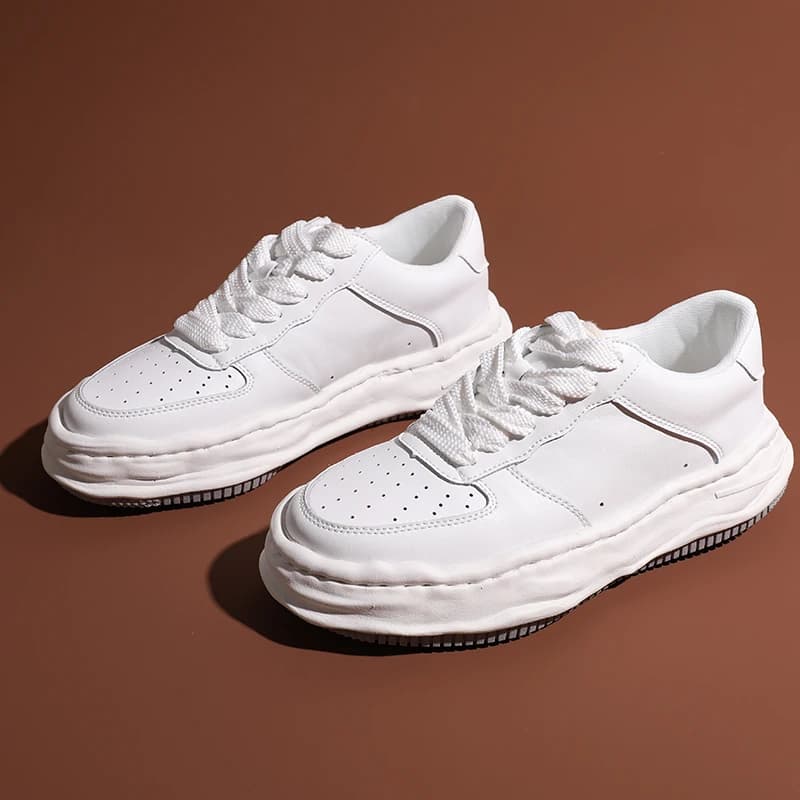 Upper layer in man's cow leather, comfortable, sporty, casual, durable leather, padded design, autumn winter, slip-on sneakers