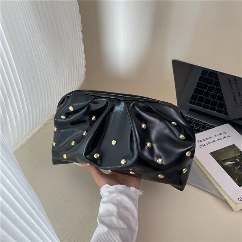 Borse da sera semplici e versatili con clip per donna Borsa da donna in morbida pelle PU con design plissettato con rivetti in tinta unita