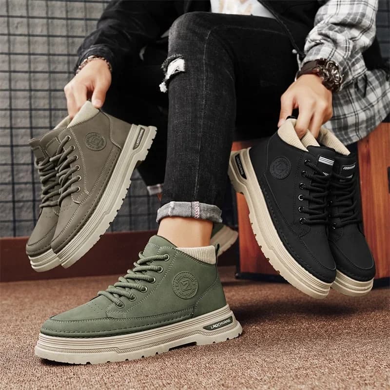 Stivali medi da uomo Scarpe casual Stivaletti classici Scarpe alte da ufficio alla moda traspiranti multifunzionali da moto nere