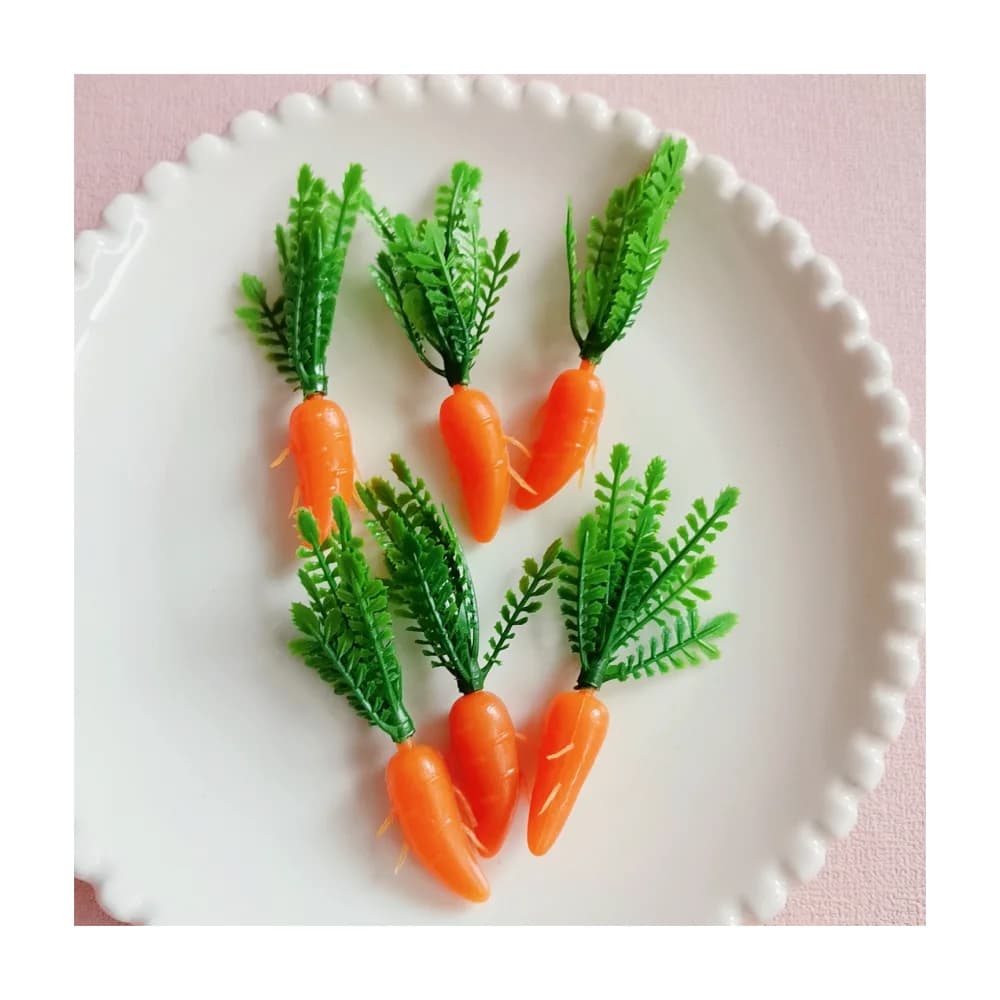 Carota artificiale Mini decorazione di ravanello in plastica Mini carote per la festa di compleanno di Pasqua Decorazioni per la casa Oggetti di scena creativi per foto