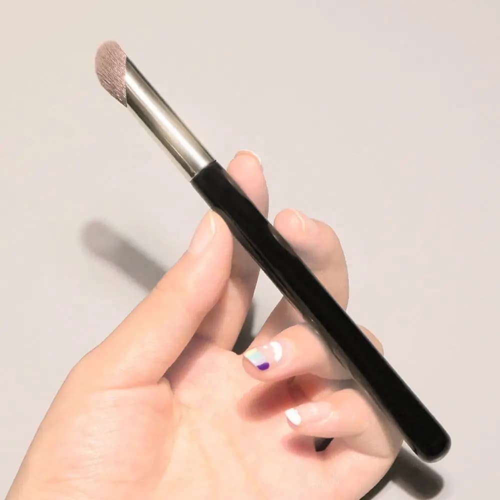 Contour Brush Beauty Tool Blush Eyeshadow Makeup Brush Foundation Concealer Brush Kabuki Brush Face Brush