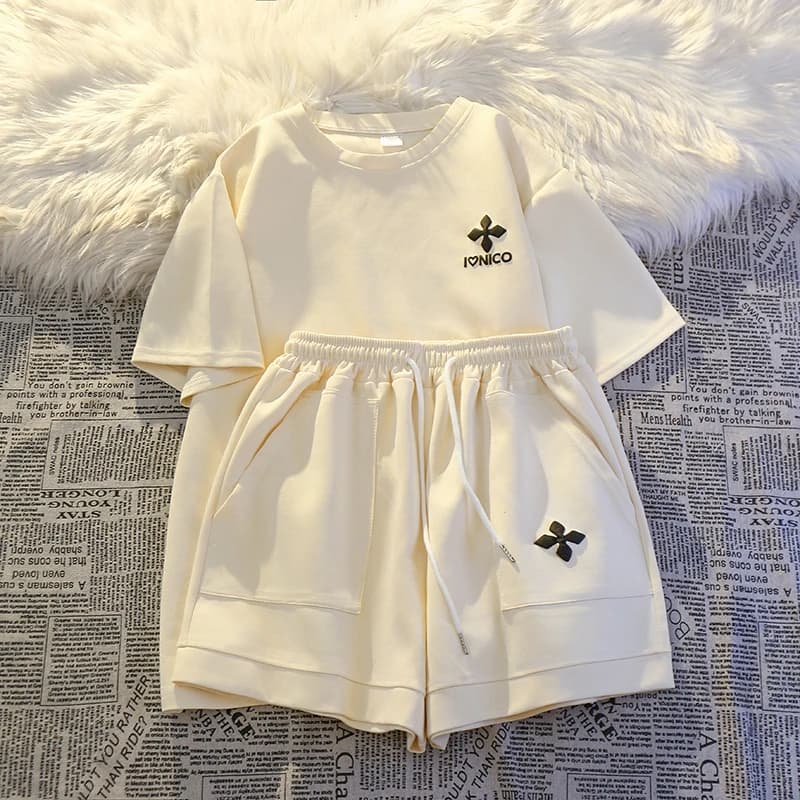 Completo Sportivo Estivo da Donna a Maniche Corte, Due Pezzi Modellante e Snellente, Outlet Fabbrica Tredecima di Guangzhou