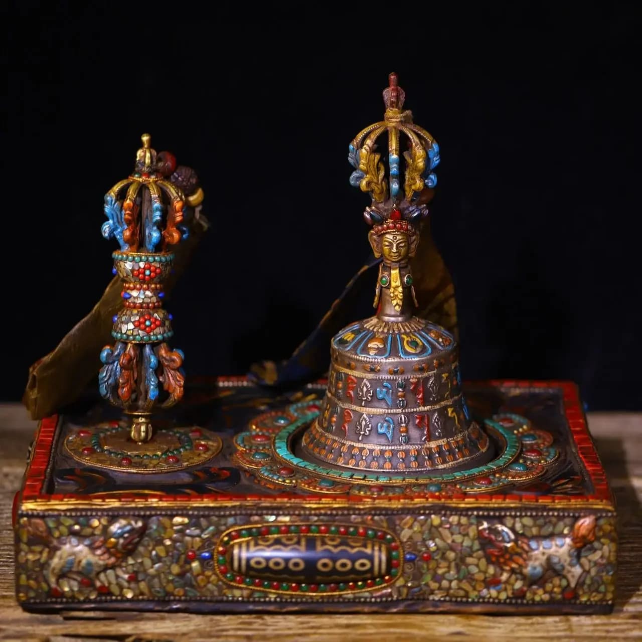 11"Tibetan Temple Collection Old Bronze Painted Mosaic Gem Shell Mahakala Head Old Ringing Bell Vajra Amulet Bases Worship Hall