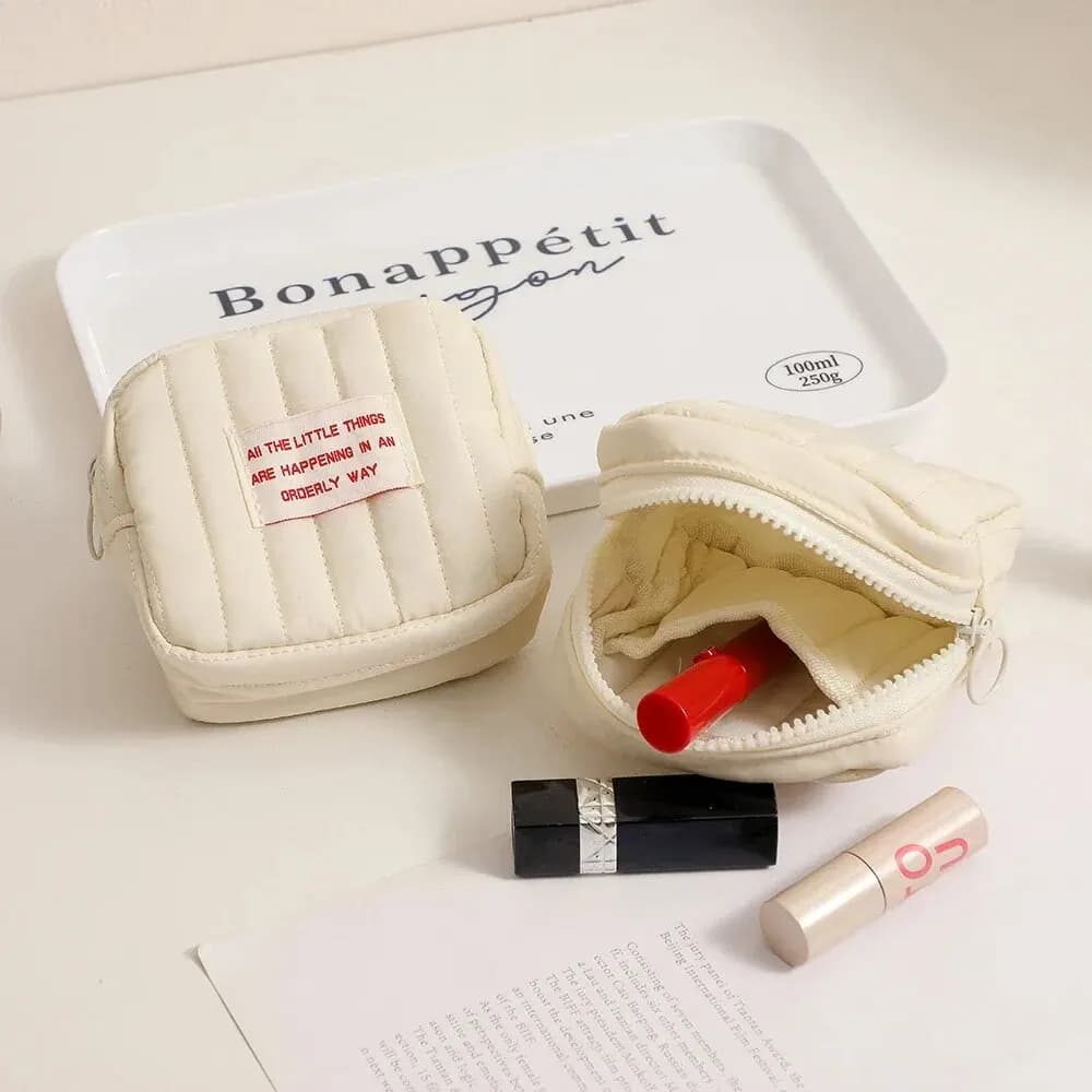 Small Korean square bag for tricks, earphones, coin holders, lipsticks, laptop, for students