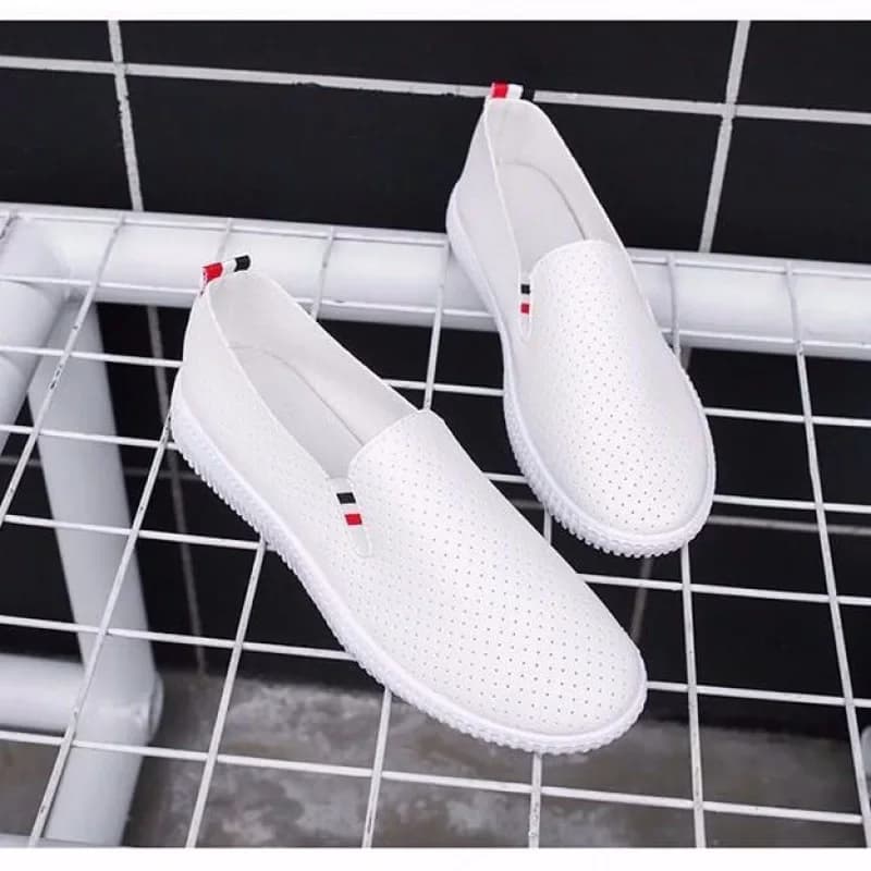 Scarpe da ginnastica da donna Scarpe basse bianche Mocassini da donna ritagliati Scarpe slip on in pelle Pu Scarpe casual con tacco basso Espadrillas Scarpe da donna