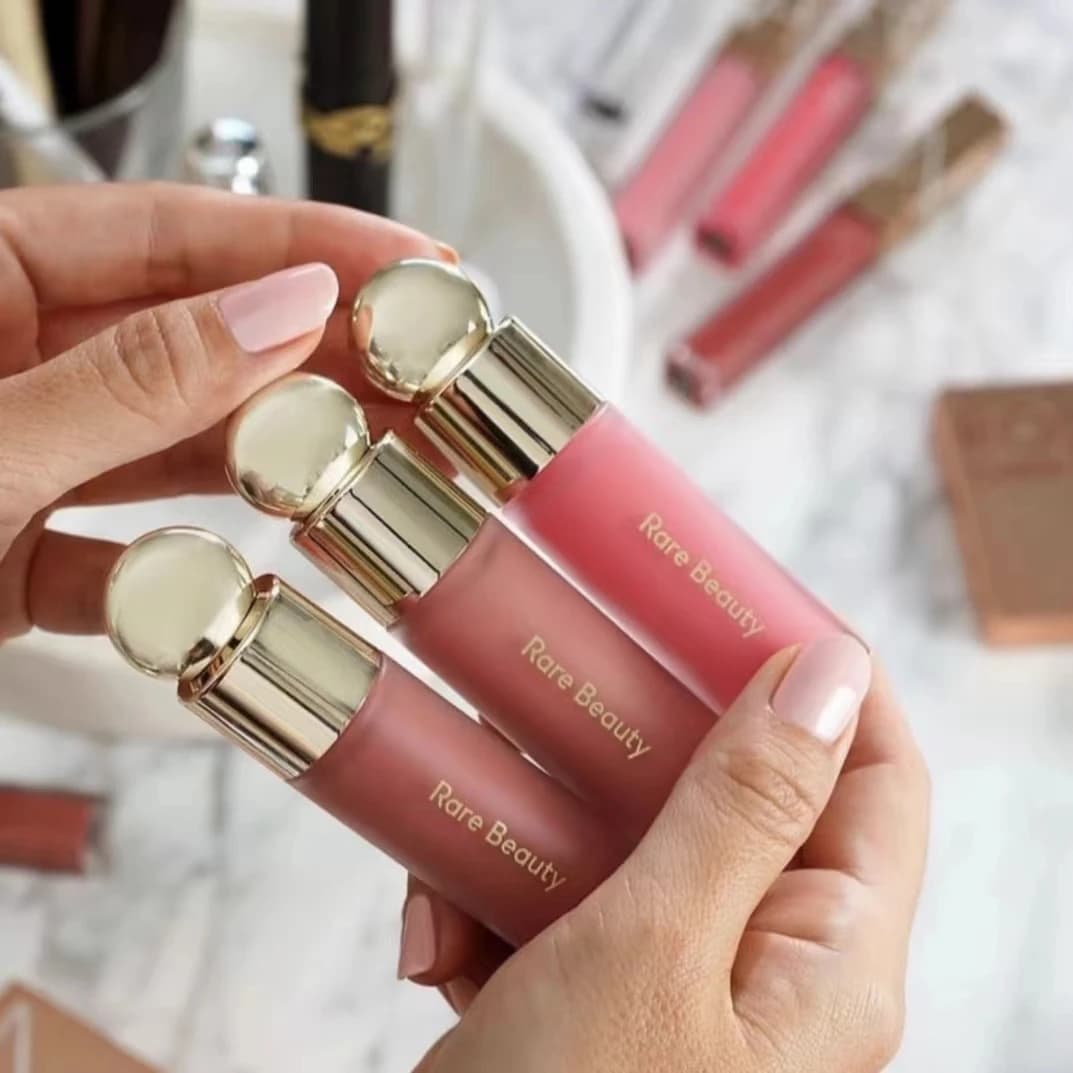 Illuminante Brand Beauty Light Silky Touch, Blush Liquido Soft Pinch, Luminizer Liquido Positive Light, Blush Fondente Lunga Durata