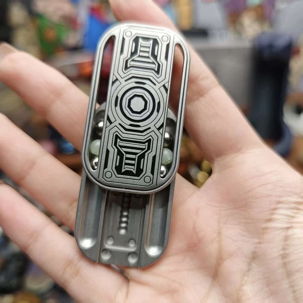 Cursore magnetico Fidget in acciaio inossidabile Mecha Hollow Spinner EDC Giocattoli sensoriali TDAH Focus Sollievo dallo stress Adulti