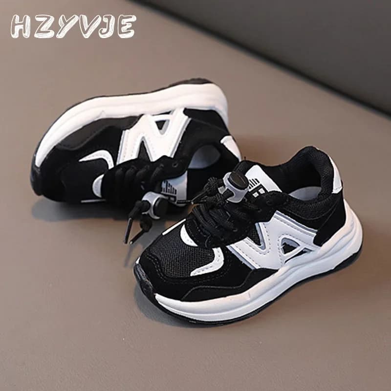 Fashionable casual sneakers for boys and girls Trendy chic racing shoes for kids basketball shoes Flat outdoor shoes for kids