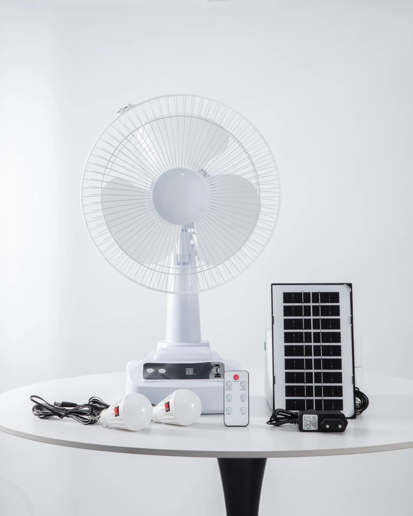Porta di ricarica touchscreen alimentata a batteria, ventilatore solare ricaricabile, caricatore USB per pannello solare, ventilatore da tavolo a LED