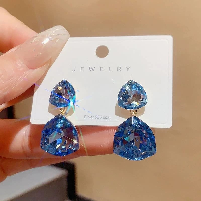 Orecchini di cristallo triangolari eleganti alla moda per le donne Orecchini pendenti squisiti Orecchini pendenti di lusso per feste da sposa per gioielli da donna