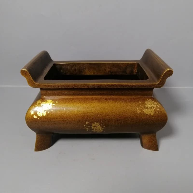 Bruciatore di incenso rettangolare in ottone per uso domestico, bruciatore per culto interno, bruciatore Xuan De a quattro gambe, incenso per tempio buddista