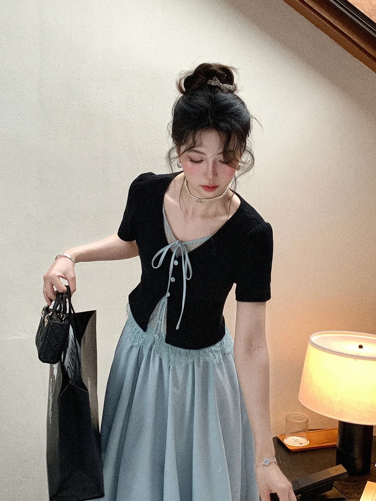 Elegant Black Lace Knitted T-Shirt Women's Summer Slim Fit Top by Deer Auntie Zhuo Uncle' ' Short Sleeve V-Neck Short Length