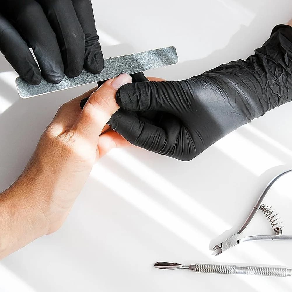 Guanti monouso in nitrile da 100 pezzi, neri, adatti per la pulizia, la cucina e le lavori domestici, senza polvere, senza lattice, adatti per alimenti