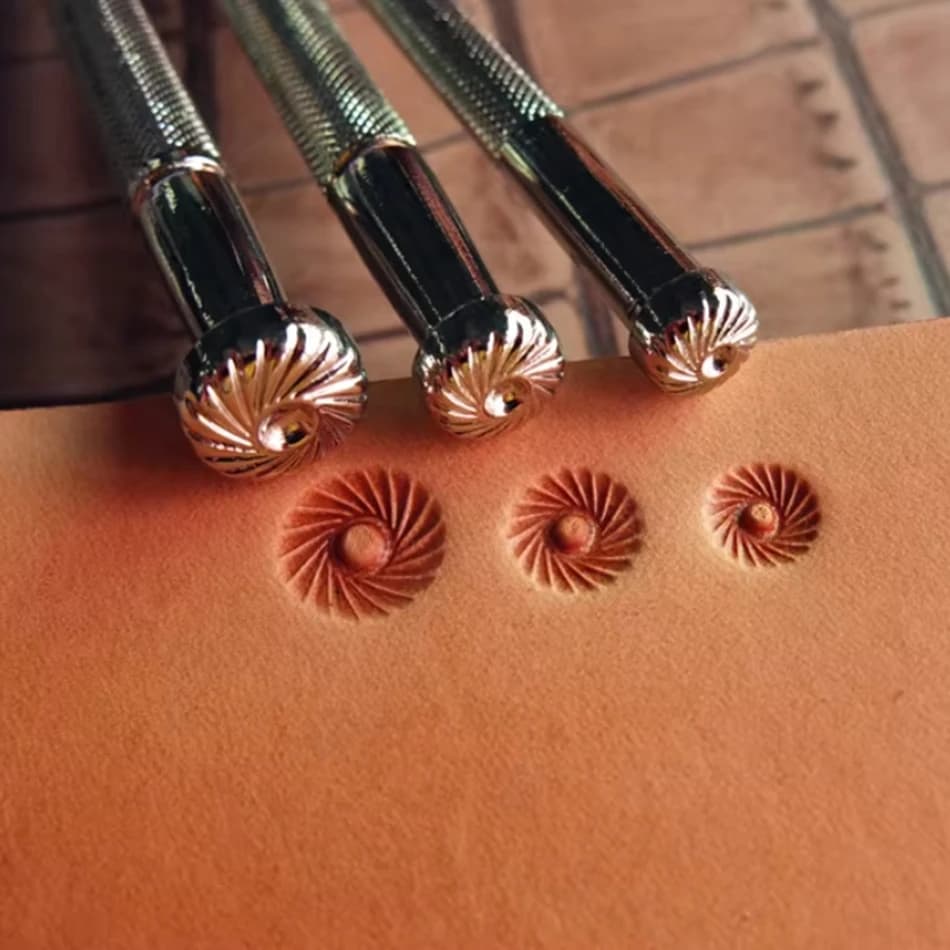 Set di Strumenti per Incisione in Lega Metallica per Lavorazione del Cuoio Fai-da-Te con Utensili per Stampa a Motivi Floreali J965 J964 J904
