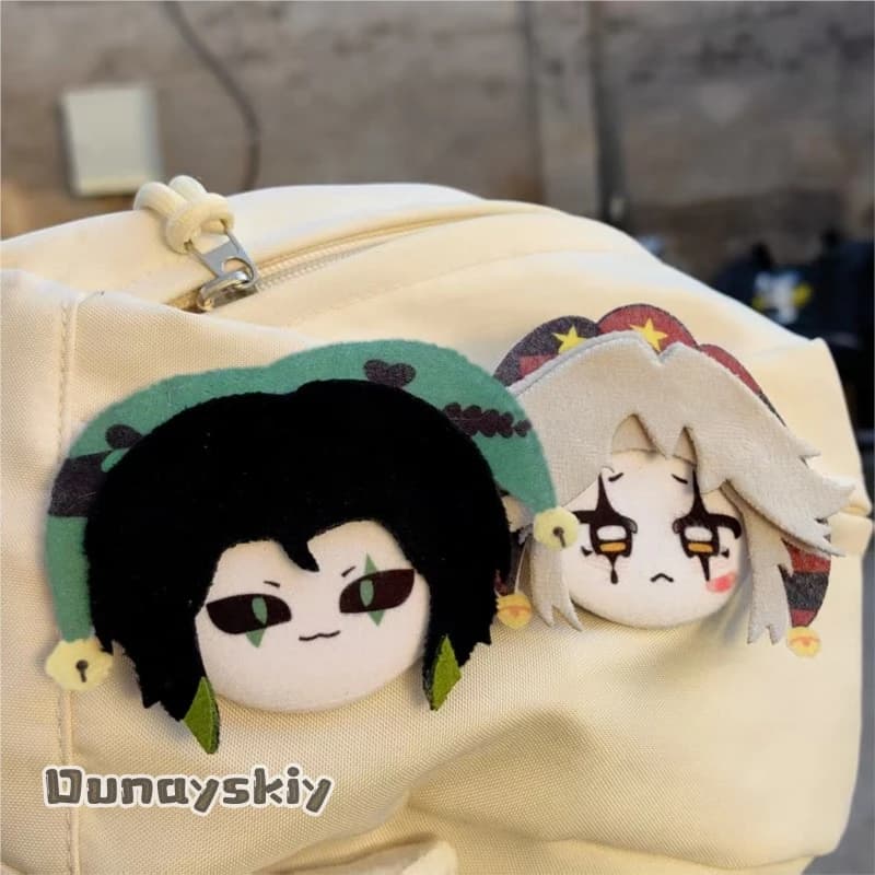 ThFreak Crcus Pierrot Plush Badge Simpatico Distintivo Gotico Dark Fantasy Personaggio Anime da Collezione aBcAD@ Per Cosplayer Distintivo Kawaii da Indossare