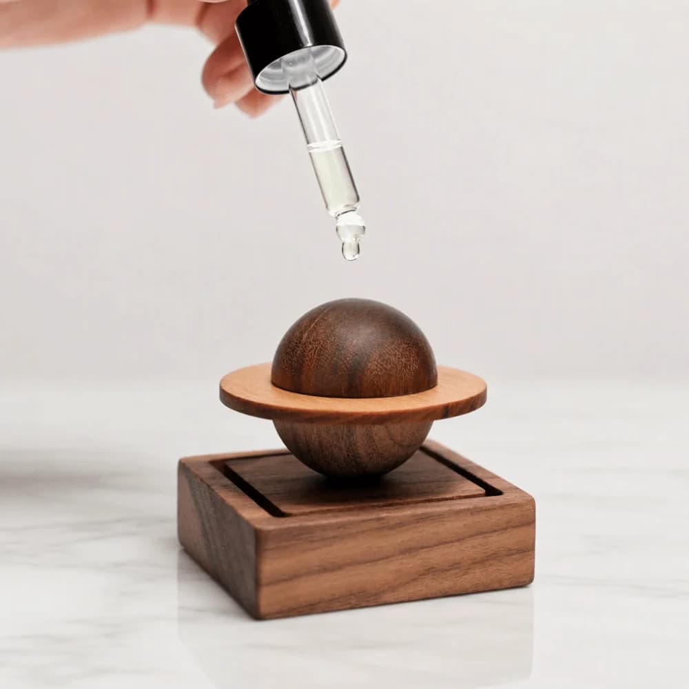 Handmade Wooden Essential Oil Diffuser Jupiter Shape Creative Aromatherapy Diffuser Elegance Compact Car Ornament