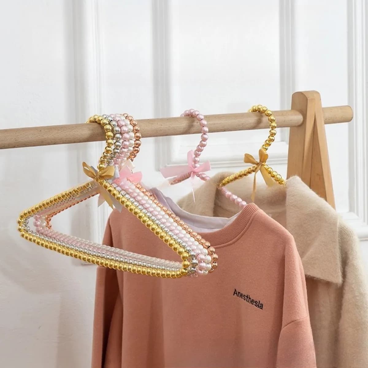 Dresses with pearl beads Mini small metal hangers with pearl beads with standard ribbon for children, infants, pets