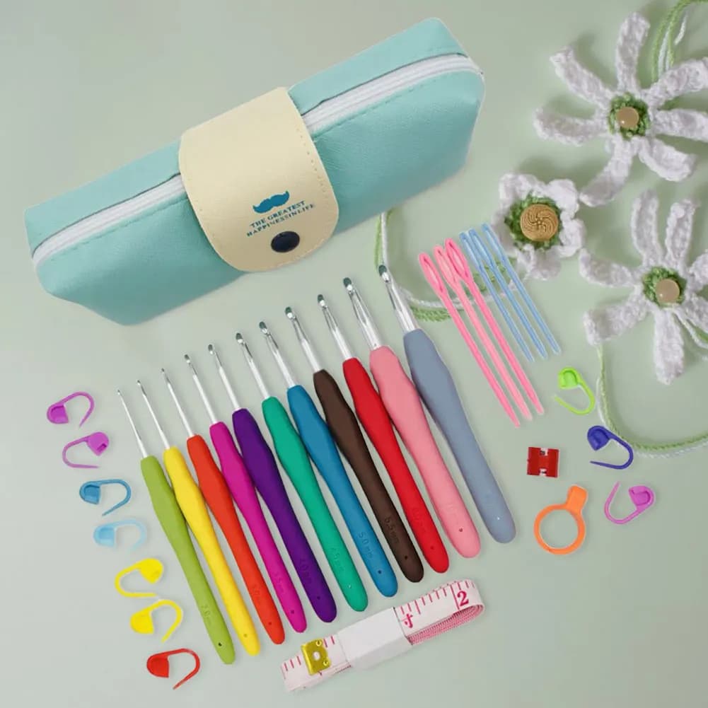Set di Uncinetti con Custodia, Manico Ergonomico, 11 Misure, Kit Uncinetti Colorati per Regali per Mamma e Nonna