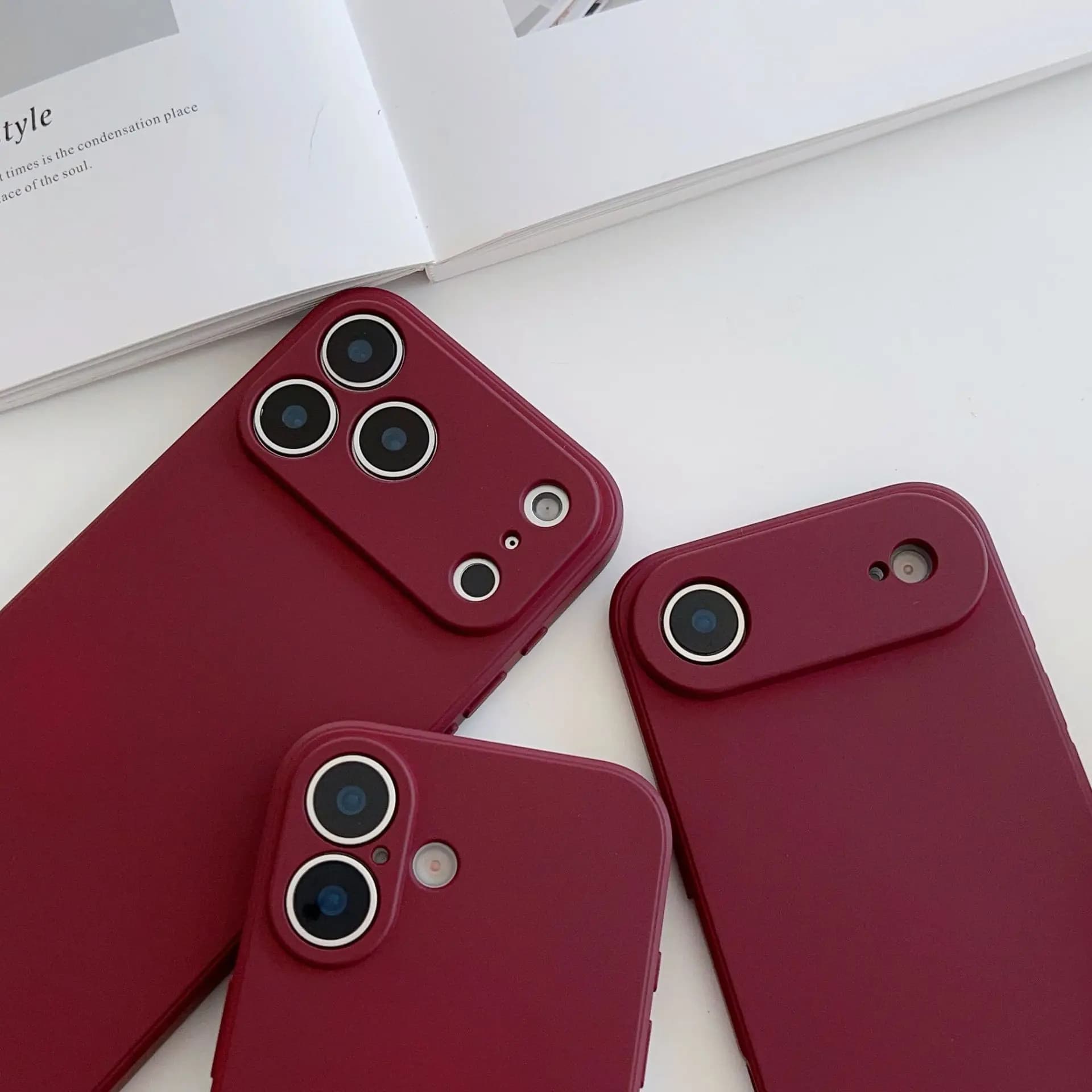 Custodia Protettiva in Silicone Liquido Rosso Vino per iPhone 11-17, Semplice ed Elegante, Anti-Caduta, Antiscivolo, Compatibile con Diversi Modelli