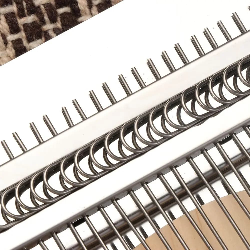 Makes Beautiful Stitching Metal DIY Textile Tools Small Loom Fun Mending Loom Darning Machine Loom Speedweve Type Weave Tool