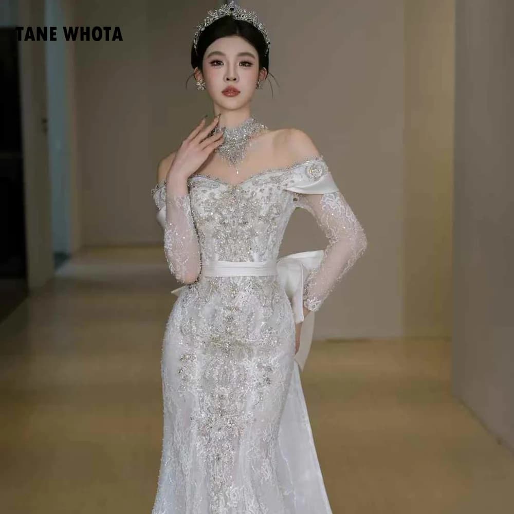Abito da sposa con scollo a cuore, maniche lunghe, telai, perline, paillettes, abito da sposa con lacci sul retro, abito da sposa a sirena personalizzato sexy